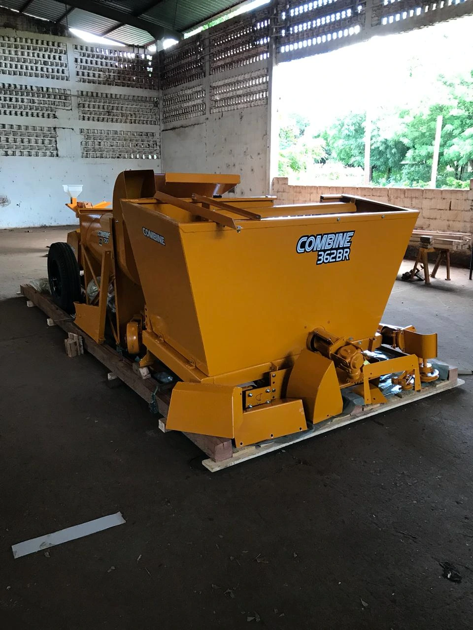 Delivery of agricultural machinery to Ndokoa Village